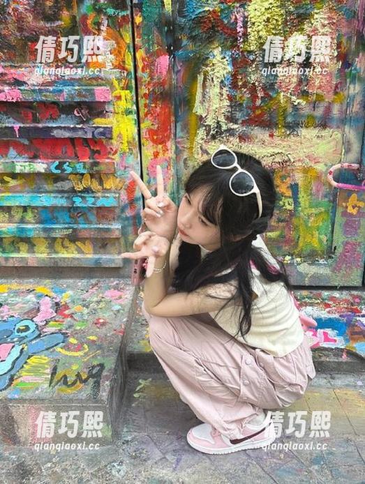 52cg 52cg今天更新,快看瓜哪儿啪啦啪啦的滑落了!