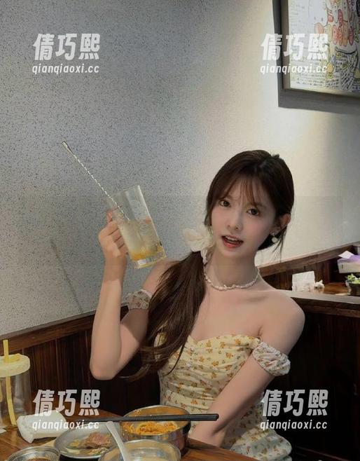 明星黑料 最新明星黑料:那位你爱的男神,上次竟然在直播中摔了个跟头!