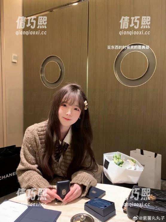你确定能扛住“网曝黑料”那个入口带来的信息轰炸吗？我呆了半天，脑袋都晕了。