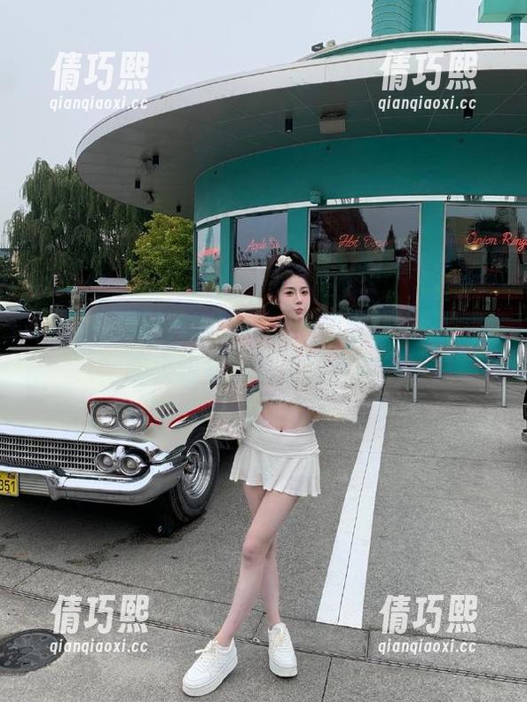 黑料网曝 黄昏时分,下载黑料网曝,聊聊校园里的藏着的绯闻!