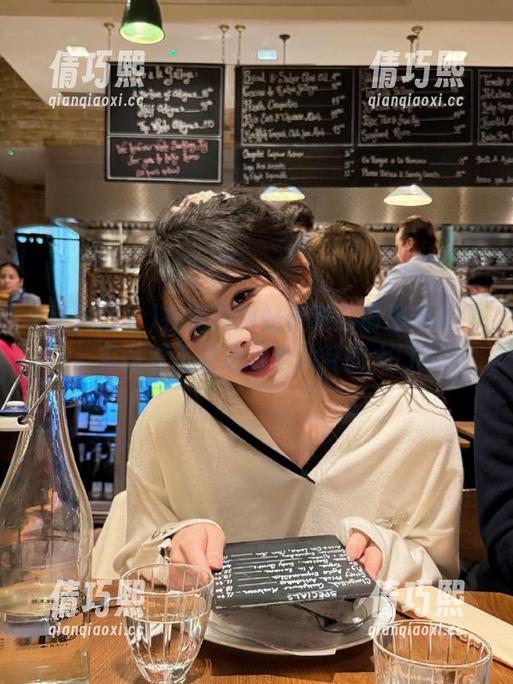 黑料网站 在黑料网站传送门前思考人生:究竟要不要进这个八卦的大门?
